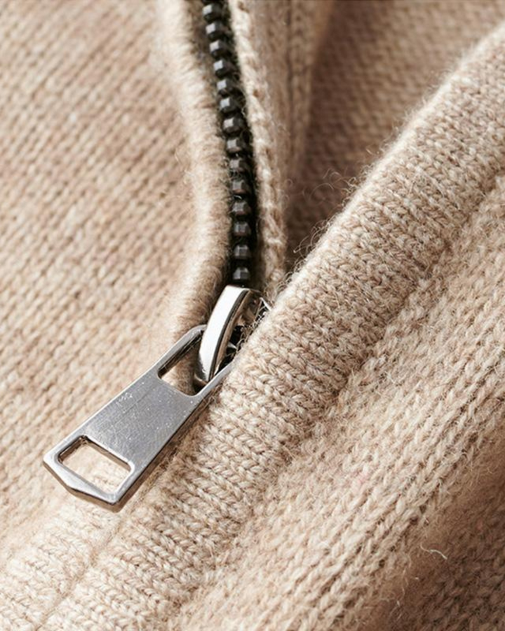 Magnus København | Elegant Zip Sweater